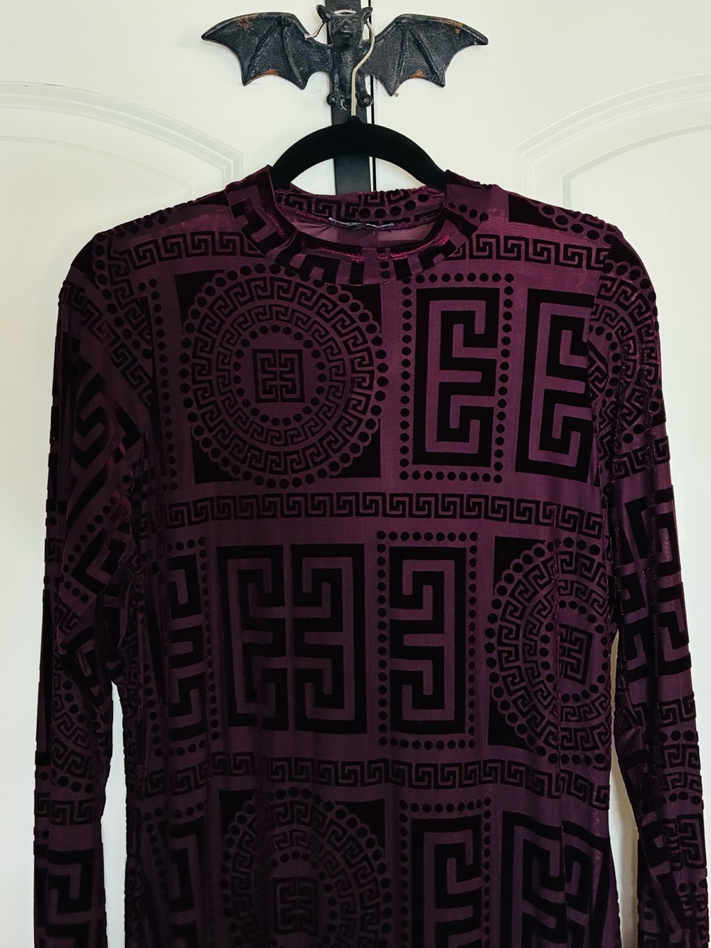 Gothic Women's Long Sleeve Deep Plum Dress with Velvet and Sheet material 3X - Picture 7 of 12
